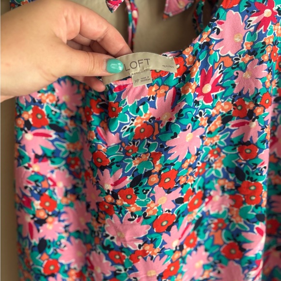 LOFT Daisy Tie-Back Flounce Dress | Size Medium Petite - Picture 9 of 9